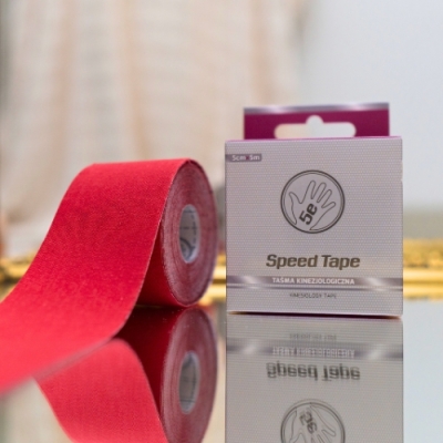 Czerwony tejp rozgrzewający Speed - plastry na naciągnięte mięśnie uda, łydki i rwa kulszowa