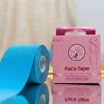 Niebieskie plastry na twarz Face Tape - taping limfatyczny na obrzęki pod oczami i opuchliznę poranną