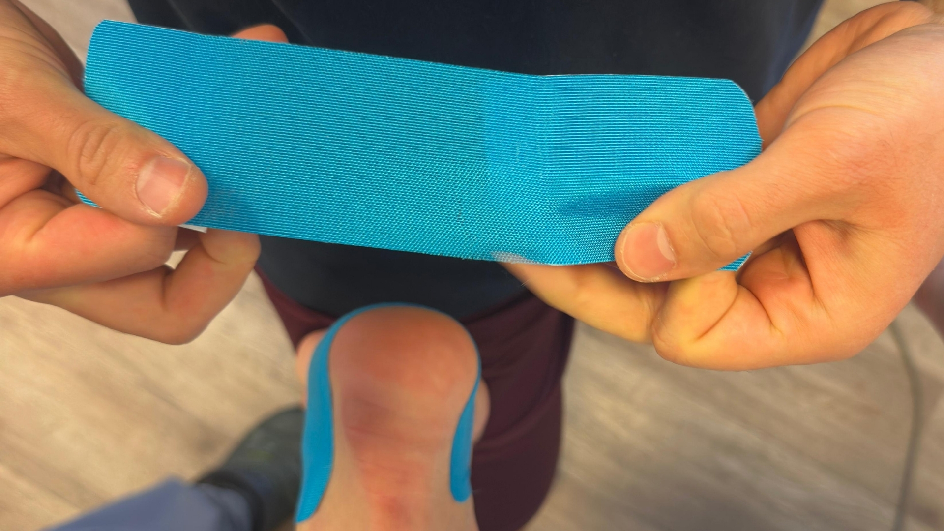 Czy można naklejać taśmy kinezjologiczne samemu?